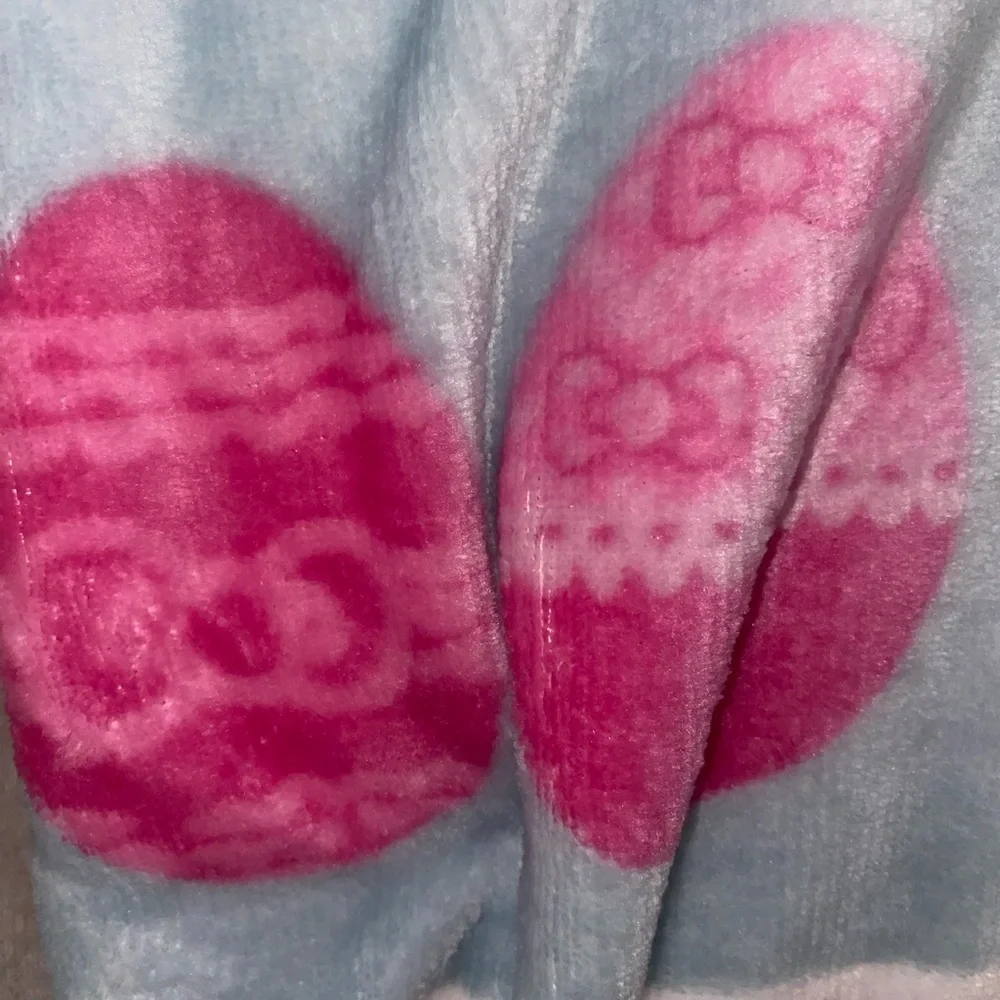 Hello Kitty Patchwork Easter Blanket - Picture 7 of 8